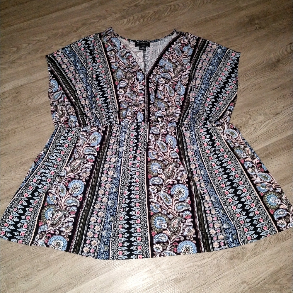 Plus Liz Claiborne Top. Floral Print, Empire Waist. Work Or Casual Wear. 2X.